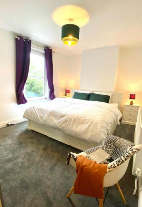 Medway Getaway - 3 Bed Home with Luxury Bathroom